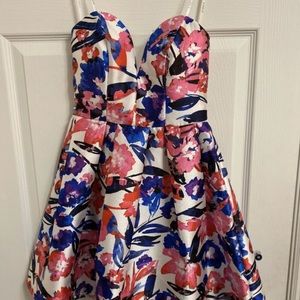 B. Darlin cocktai dress